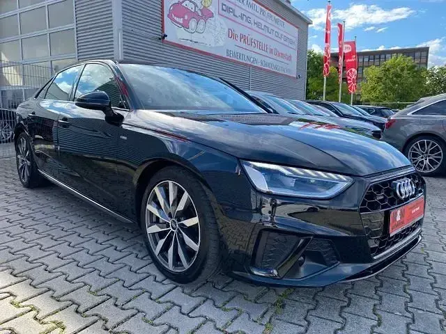 Używany Audi A4 S-Line 204 KM (150 kW) 2023 Czarny Sedan/Limuzyna