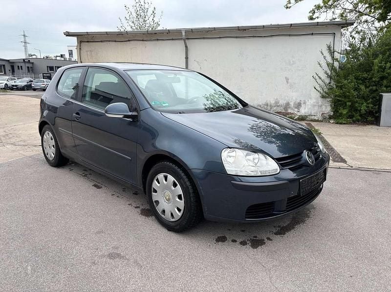 Grau Gebraucht 2005 VW Golf V Limousine | 2.500 € (Fairer Preis) - Bild 1/4