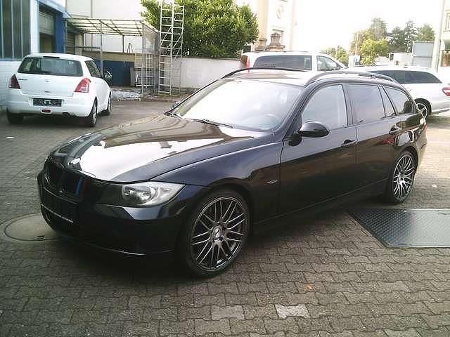 Black sapphire metallic Gebraucht 2007 BMW 318 Advantage Kombi | 5.500 € (Etwas zu teuer) - Bild 1/4