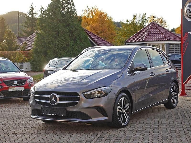 Gebraucht Mercedes B220 Progressive 190 PS (139 kW) 2020 Grau Van / Kleinbus