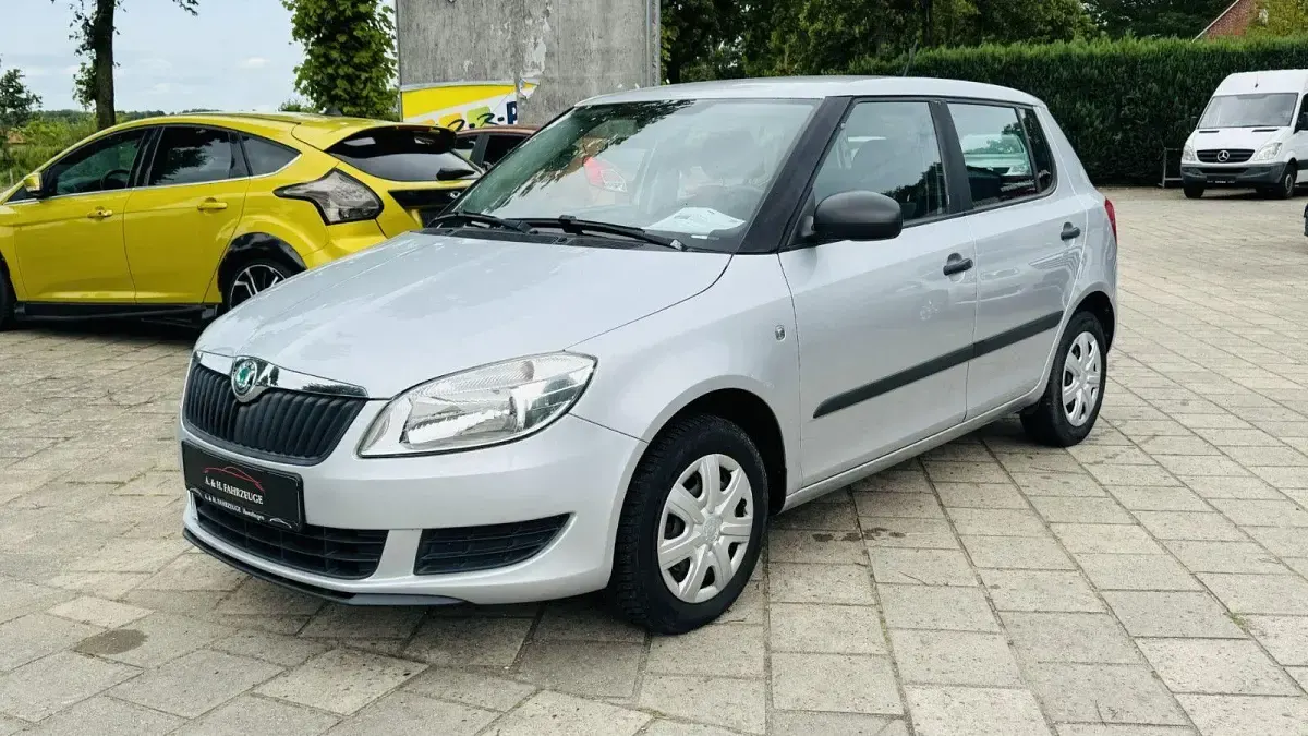 Gebraucht Skoda Fabia Cool Edition 60 PS (44 kW) 2012 Silber Limousine