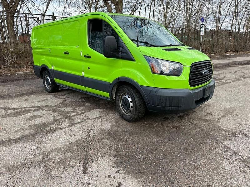 Second-hand Ford Transit 309 CP (227 kW) 2016 Verde Monovolum