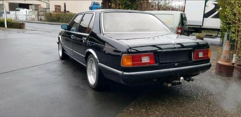 Gebraucht BMW 735 218 PS (160 kW) 1985 Schwarz Limousine