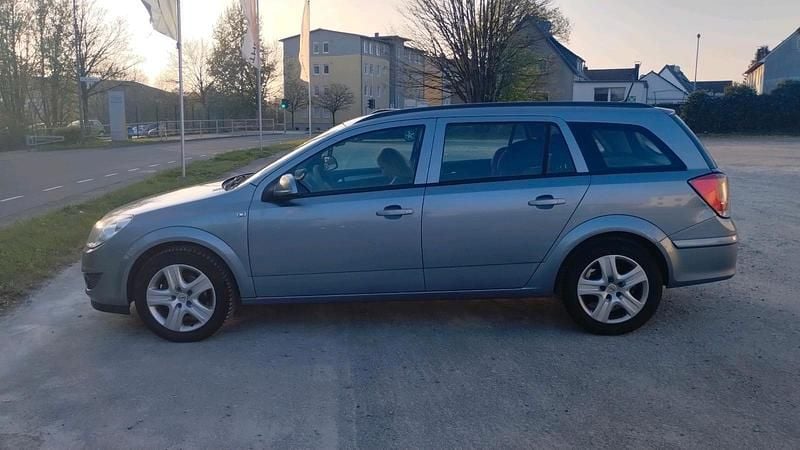 Gebraucht Opel Astra 115 PS (84 kW) 2009 Grau Kombi
