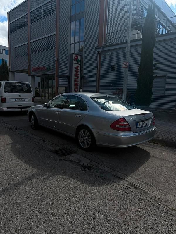 Gebraucht Mercedes E320 204 PS (150 kW) 2005 Grau Limousine