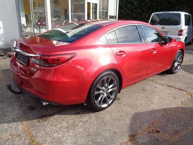 Gebraucht Mazda 6 Inclusive 175 PS (128 kW) 2015 Rubinrot metallic Limousine
