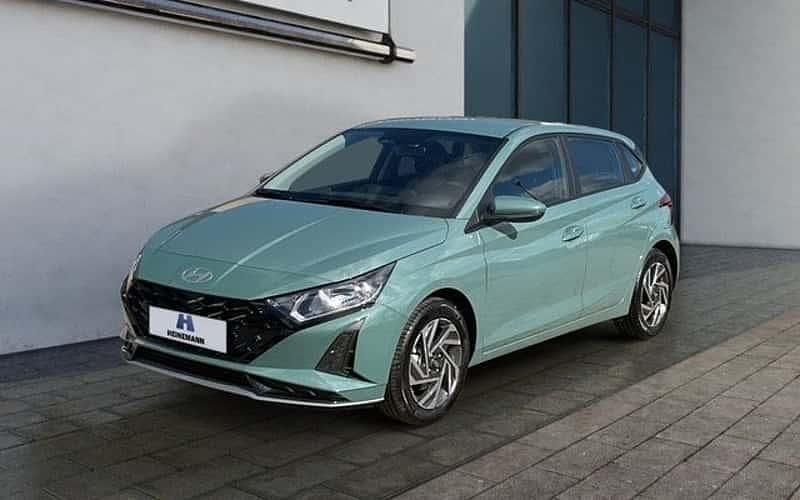 Grün Neu 2025 Hyundai i20 Trend Limousine | 23.300 € (Teuer) - Bild 1/4