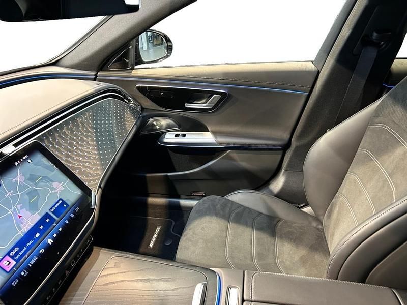 Gebraucht Mercedes E300 AMG 204 PS (150 kW) 2025 Metalliclack verdesilber Limousine