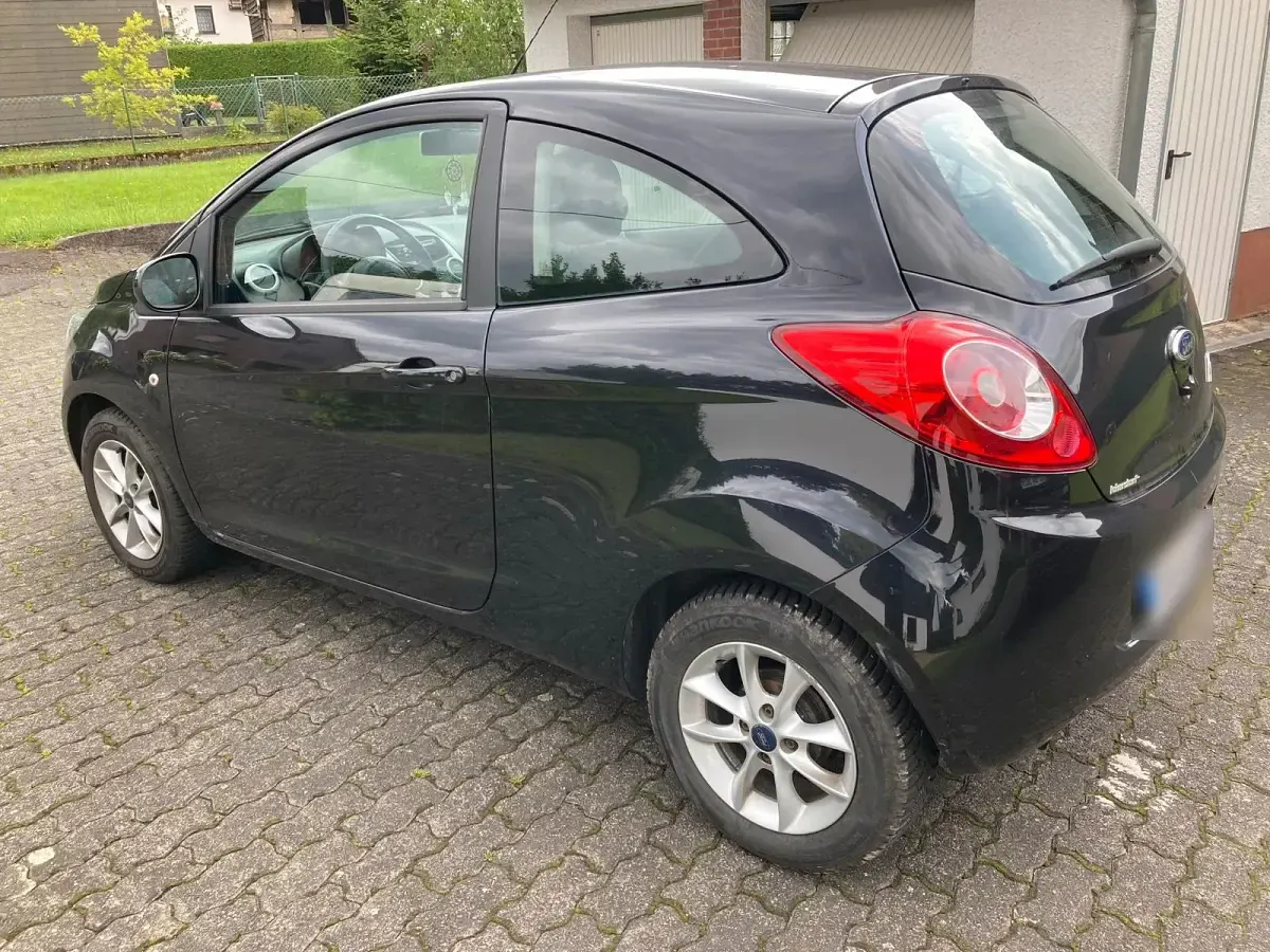 Gebraucht Ford Ka Champions Edition 69 PS (50 kW) 2013 Schwarz Kleinwagen