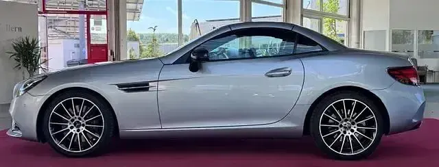 Gebraucht Mercedes SLC180 AMG 156 PS (114 kW) 2016 Diamantsilber  metalliclack Cabrio