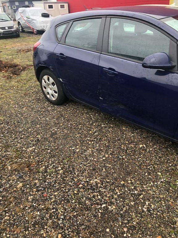 Gebraucht Opel Astra Selection 87 PS (63 kW) 2010 Grau Limousine