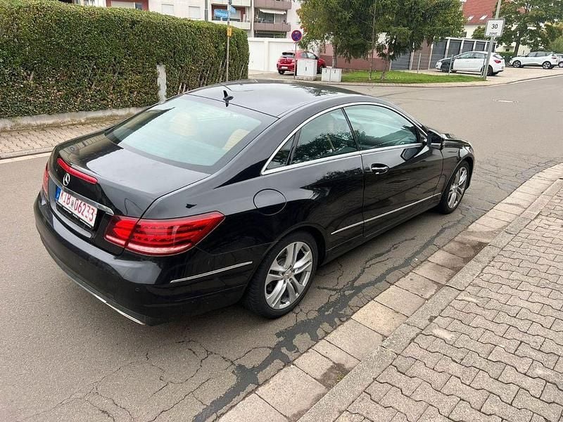 Gebraucht Mercedes E350 252 PS (185 kW) 2013 Schwarz Coupé