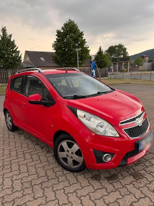 Rot Gebraucht 2012 Chevrolet Spark Kleinwagen | 2.299 € (Guter Preis) - Bild 1/4