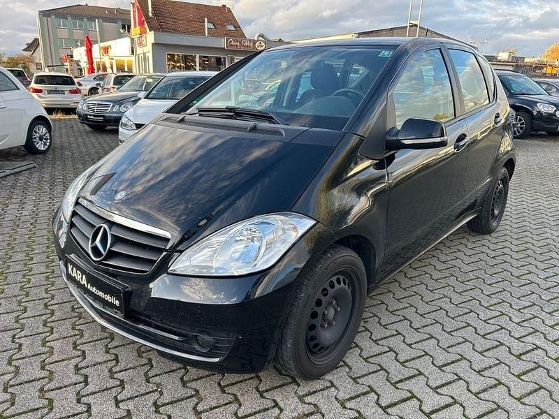 Schwarz Gebraucht 2012 Mercedes A180 Limousine | 2.950 € (Etwas zu teuer) - Bild 1/4