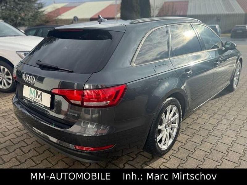 Gebraucht Audi A4 Basis 190 PS (139 kW) 2018 Manhattangrau Kombi