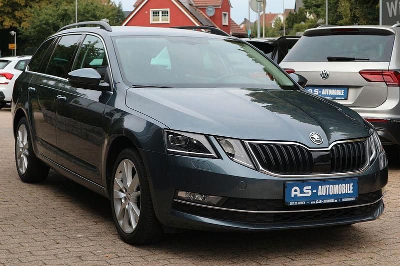 Grau Gebraucht 2017 Skoda Octavia Style Kombi | 14.900 € (Fairer Preis) - Bild 1/4