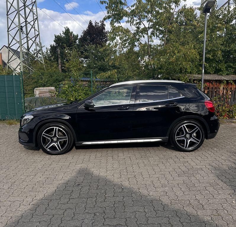 Gebraucht Mercedes GLA220 AMG line 177 PS (130 kW) 2015 Schwarz SUV