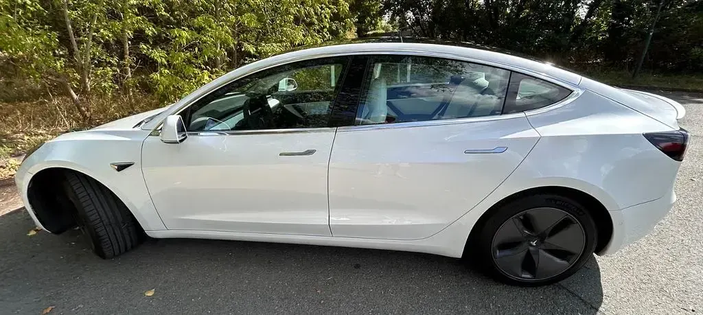 Gebraucht Tesla Model 3 Standard Range Plus 239 kW (325 PS) 2020 Weiß Limousine