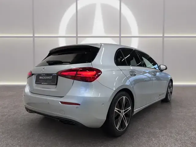 Gebraucht Mercedes A200 Advanced Plus 163 PS (119 kW) 2026 Silber Limousine