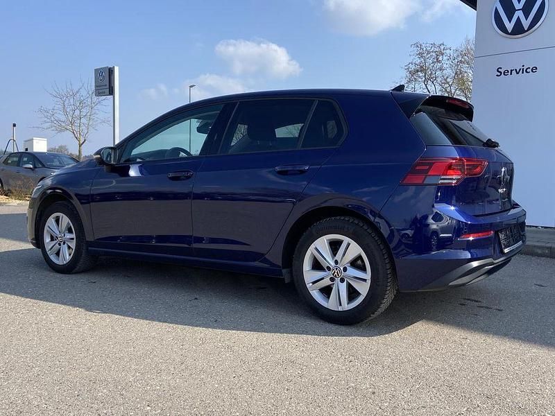 Gebraucht VW Golf VIII Active 116 PS (85 kW) 2023 Blau Limousine