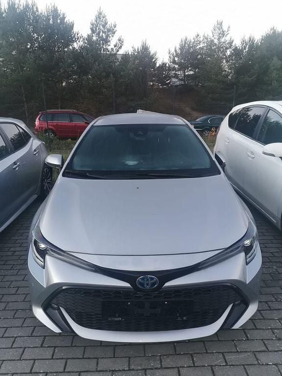 Silber Gebraucht 2023 Toyota Corolla Hybrid Team Limousine | 26.180 € (Etwas zu teuer) - Bild 1/4