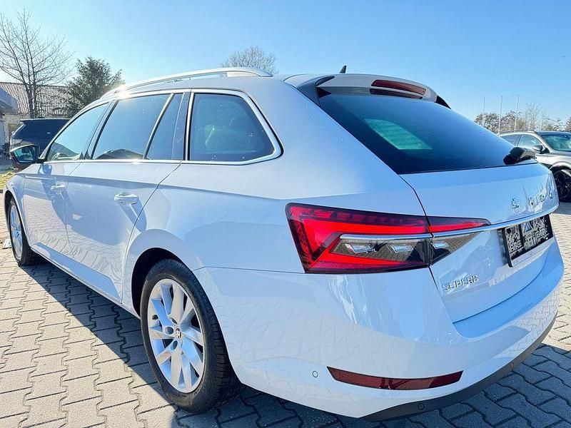 Gebraucht Skoda Superb 200 PS (147 kW) 2023 Weiß Limousine