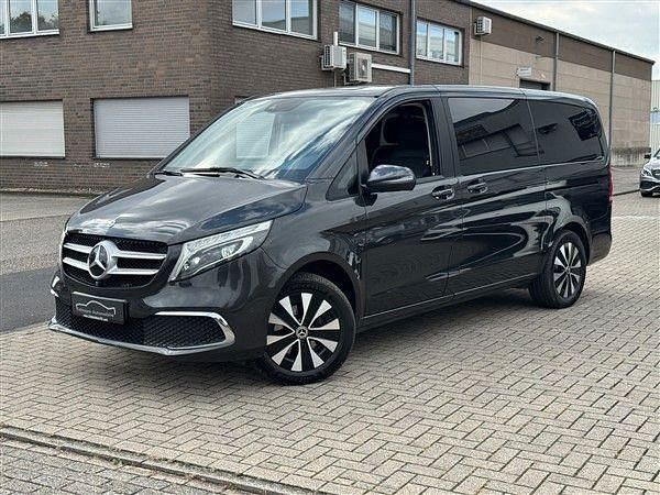 Grau Gebraucht 2019 Mercedes V300 Edition Van / Kleinbus | 50.880 € (Teuer) - Bild 1/4