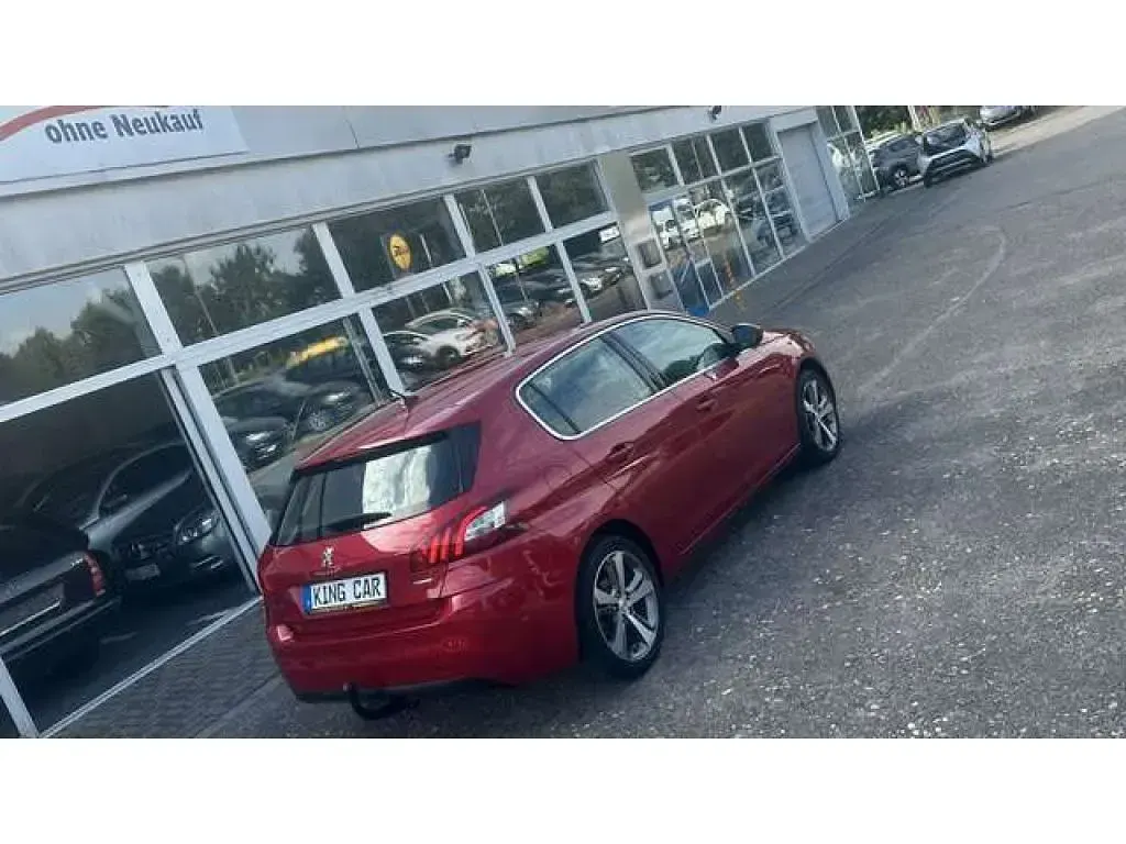 Gebraucht Peugeot 308 Allure 131 PS (96 kW) 2016 Rouge ultimate (metallic) Limousine