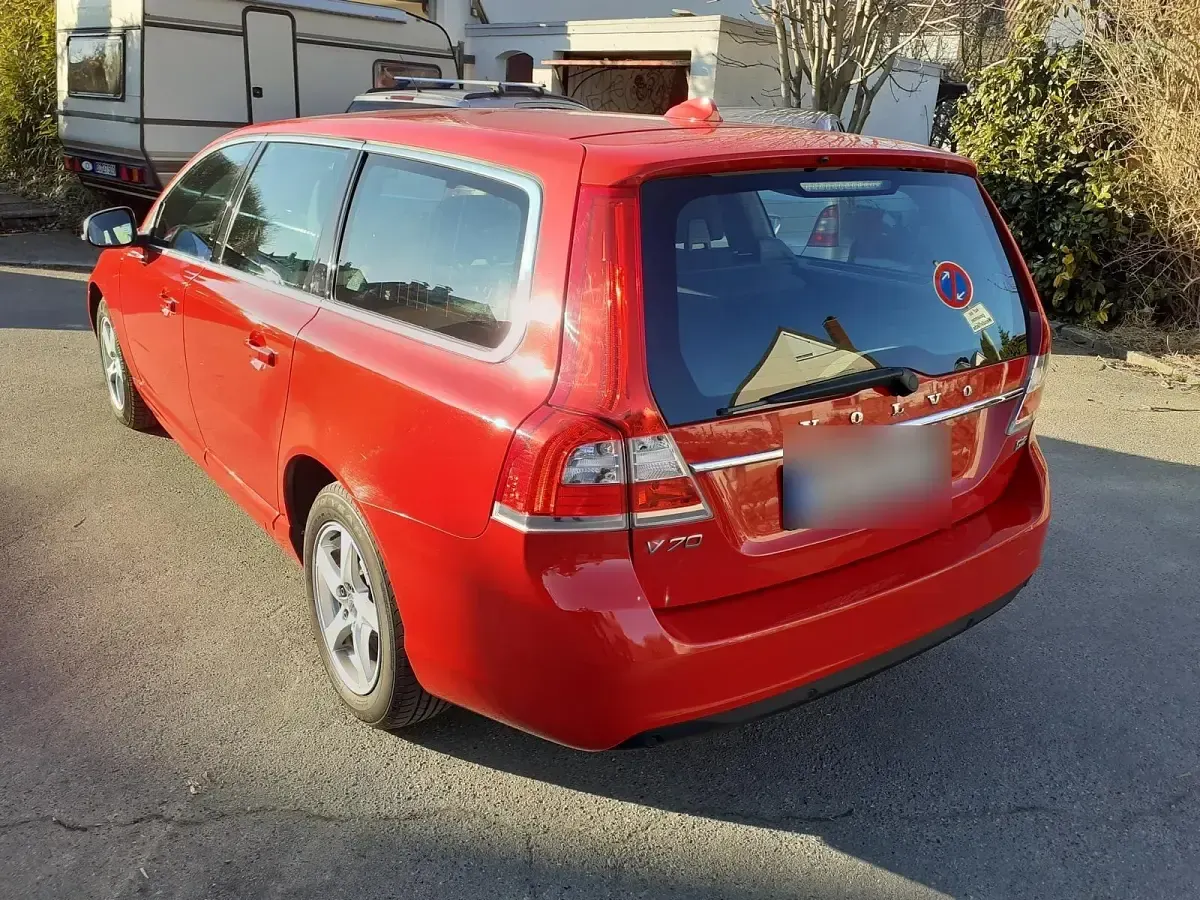 Gebraucht Volvo V70 120 PS (88 kW) 2015 Rot Kombi