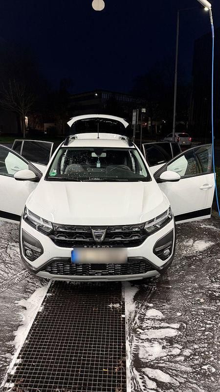 Gebraucht Dacia Sandero Comfort 101 PS (74 kW) 2021 Weiß Kleinwagen