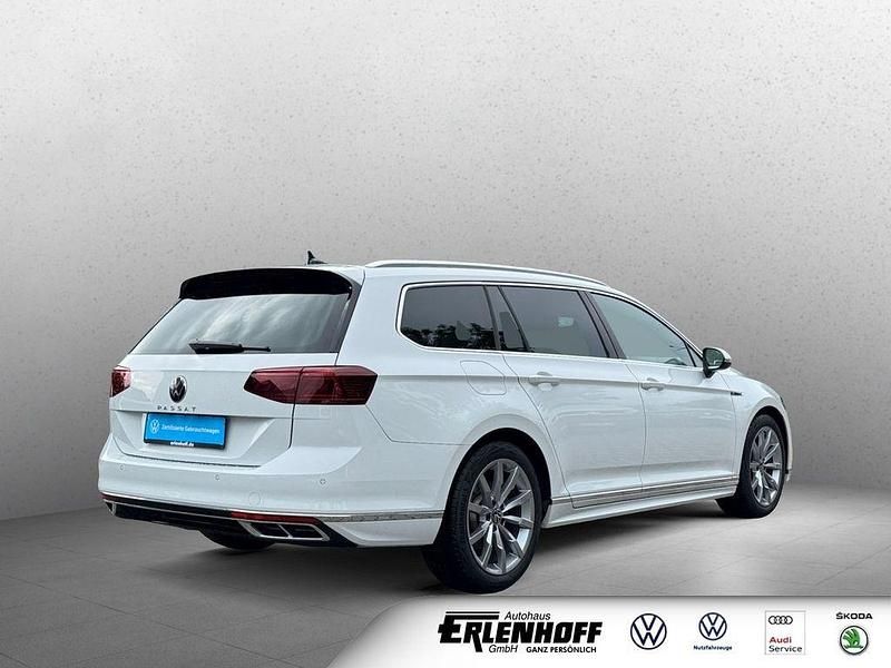 Gebraucht VW Passat Elegance 150 PS (110 kW) 2023 Weiß Kombi
