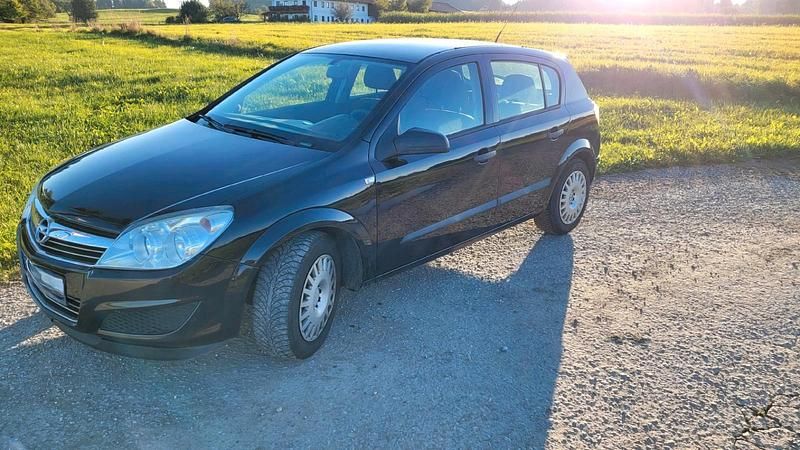Schwarz Gebraucht 2009 Opel Astra Kleinwagen | 2.700 € (Fairer Preis) - Bild 1/4