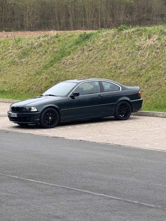 Grün Gebraucht 2001 BMW 325 Coupé | 6.999 € (Etwas zu teuer) - Bild 1/4