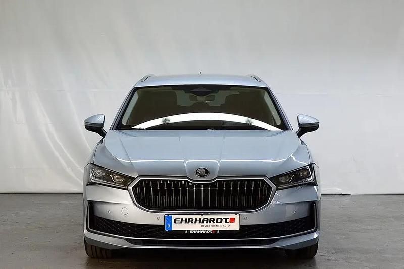 Używany Skoda Superb Selection 110 KM (80 kW) 2025 Srebrny Kombi
