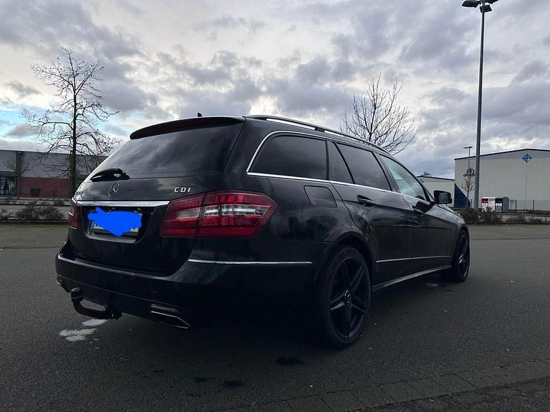 Gebraucht Mercedes 220 170 PS (125 kW) 2012 Schwarz Kombi