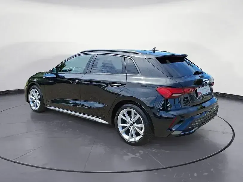 Gebraucht Audi A3 S-Line 150 PS (110 kW) 2025 Schwarz Limousine