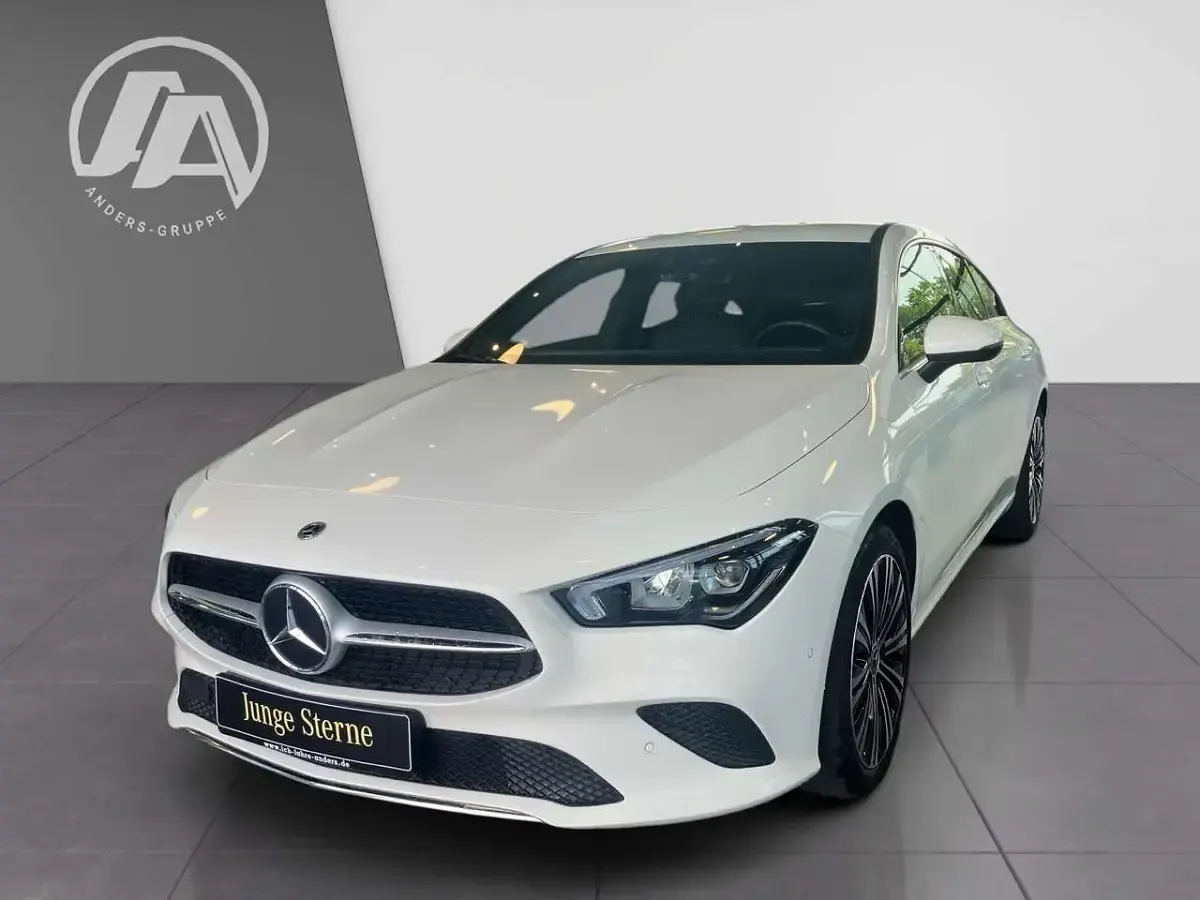 Gebraucht Mercedes CLA200 Progressive 150 PS (110 kW) 2023 Polarweiss Kombi