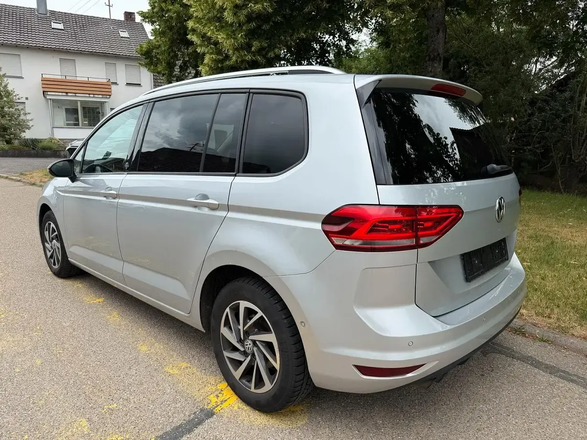 Gebraucht VW Touran Sound 150 PS (110 kW) 2017 Silber Van / Kleinbus