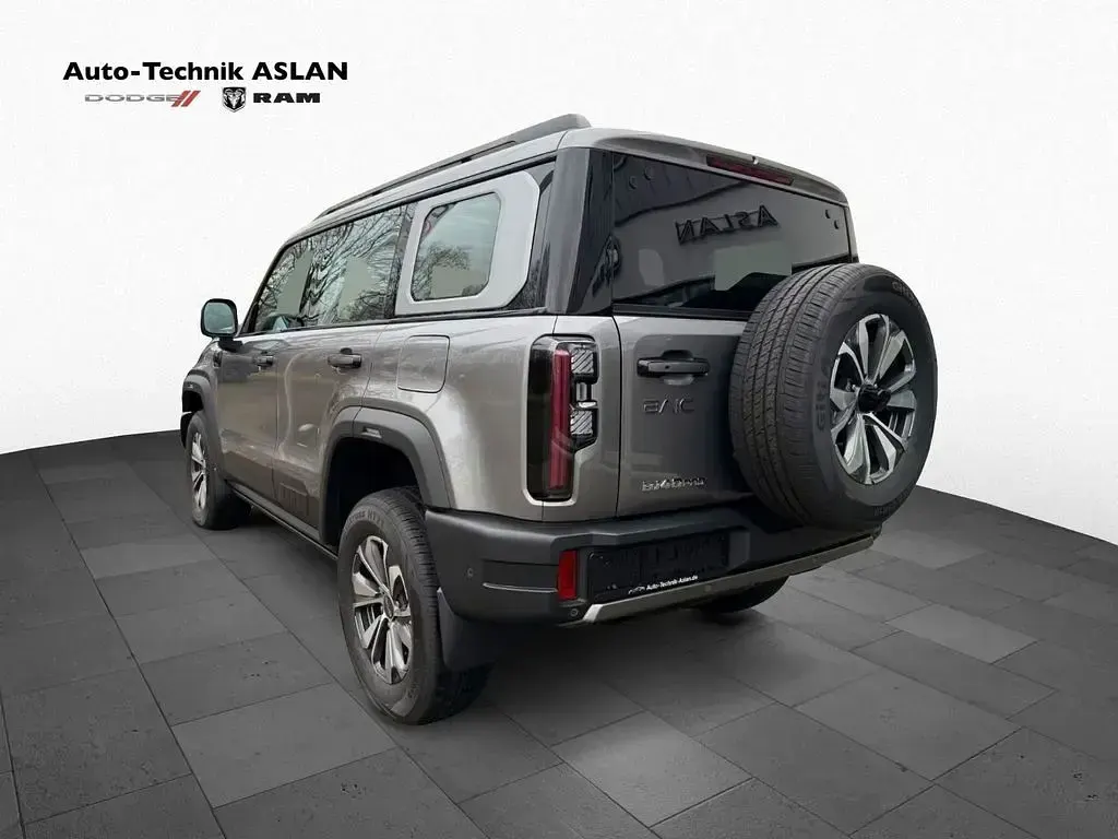Neu Baic BJ40 234 PS (172 kW) 2026 Grau SUV