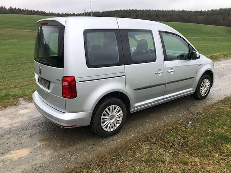 Gebraucht VW Caddy Comfortline 105 PS (77 kW) 2012 Reflexsilber metallic Van / Kleinbus