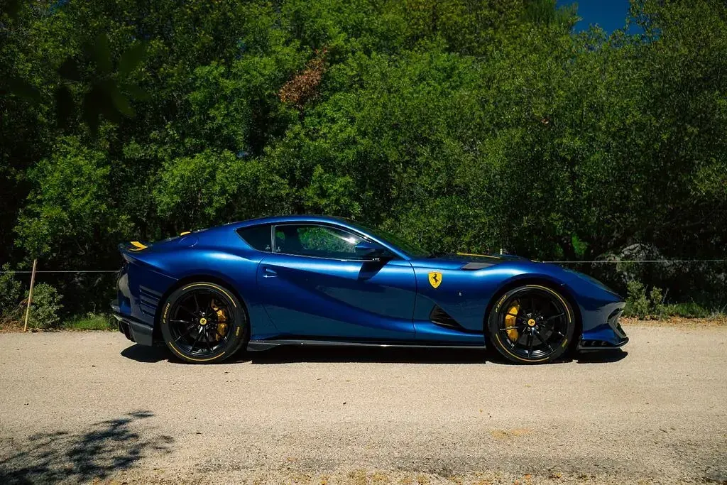 Gebraucht Ferrari 812 829 PS (609 kW) 2022 Blau
