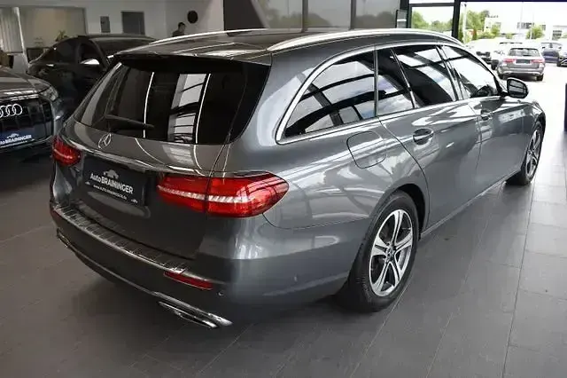 Gebraucht Mercedes E220 Avantgarde 194 PS (142 kW) 2020 Grau Limousine