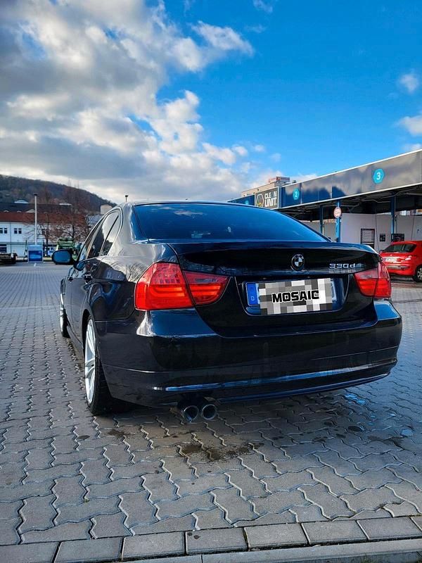 Gebraucht BMW 330 245 PS (180 kW) 2009 Schwarz Limousine