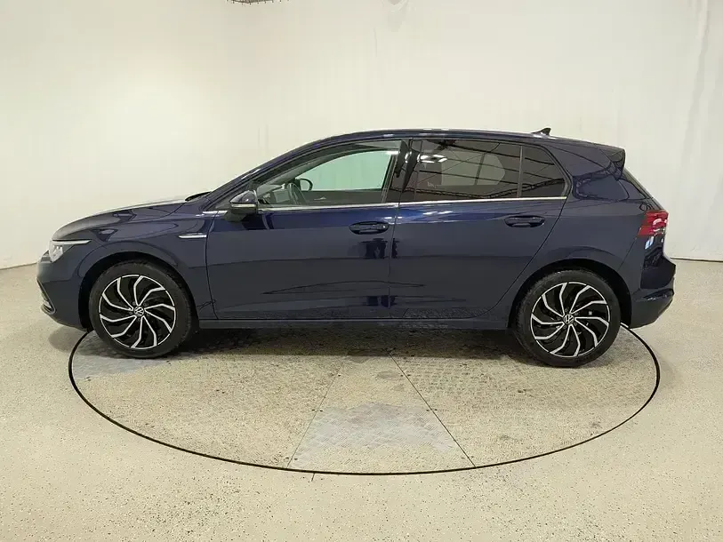 Gebraucht VW Golf VIII Style 150 PS (110 kW) 2022 Atlantic blue metallic Limousine