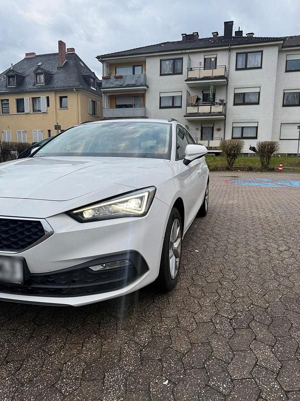 Gebraucht Seat Leon 150 PS (110 kW) 2022 Weiß Kombi