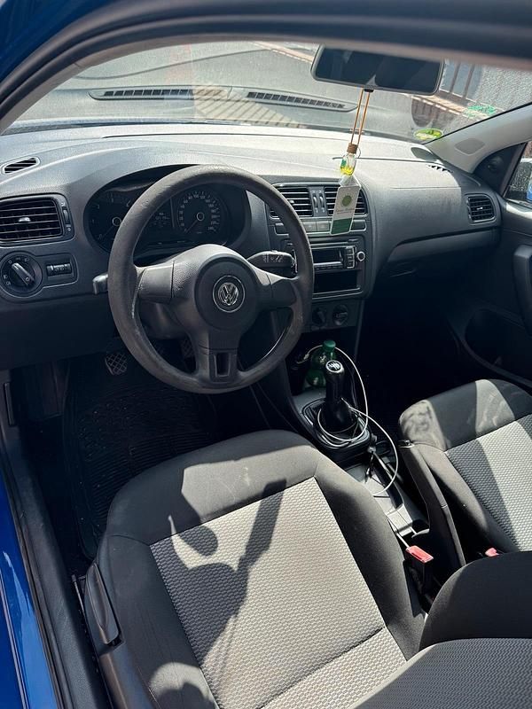 Gebraucht VW Polo 75 PS (55 kW) 2012 Blau Kleinwagen