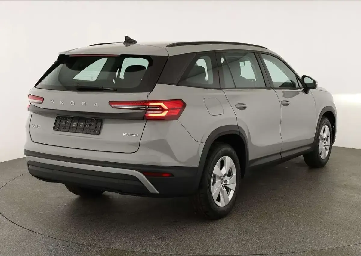 Neu Skoda Kodiaq Selection 150 PS (110 kW) 2026 Stahl grau SUV
