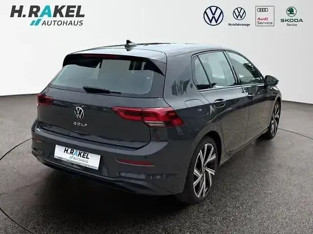 Gebraucht VW Golf VIII Life 150 PS (110 kW) 2021 Grau