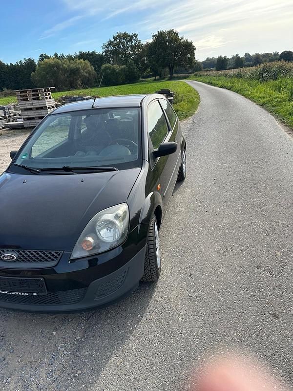 Gebraucht Ford Fiesta 60 PS (44 kW) 2006 Schwarz Kleinwagen