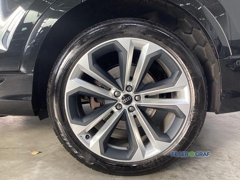 Gebraucht Audi Q8 Ambiente 286 PS (210 kW) 2022 Mythosschwarz metallic SUV